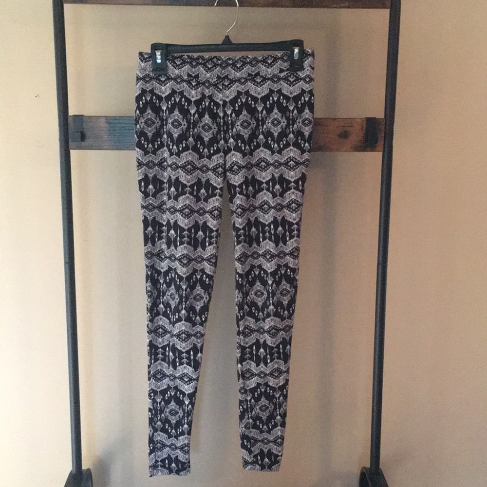 Maurice’s Leggings - Picture 1 of 5